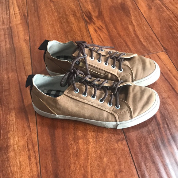 Shoes - Picture 2 of 2